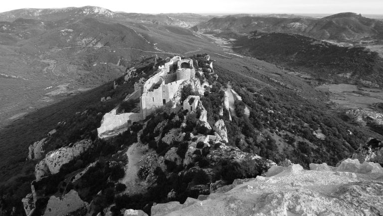 castle-1217646_1280.jpg